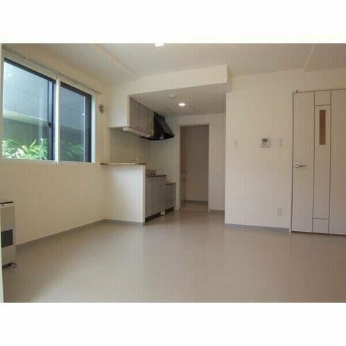 ルーエ琴似の居間