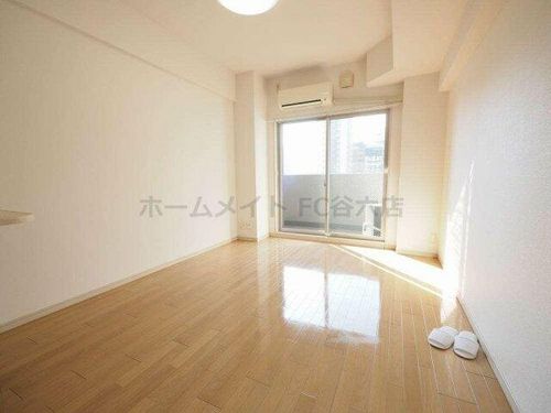 ISM谷町六丁目の居間