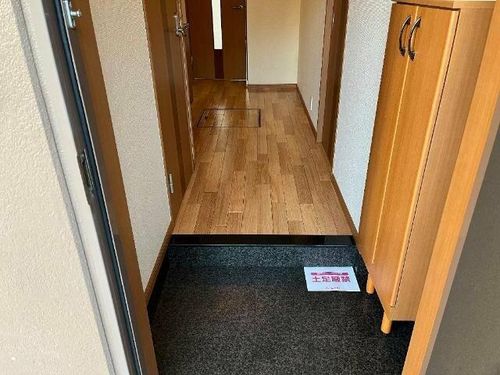 グランディールUの玄関