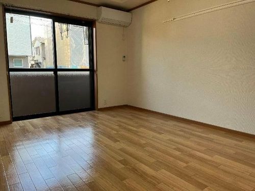 グランディールUの居間