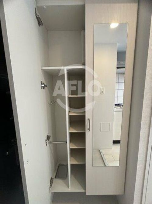 エスリード弁天町桜通レジデンスの玄関