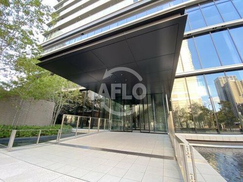 ザ・パークハウス中之島タワーの玄関