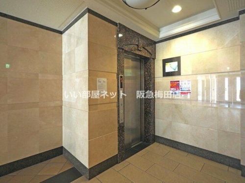 プレサンス梅田北パワーゲートの玄関