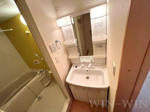 ユトリロ緑ヶ丘 2 A102の内装