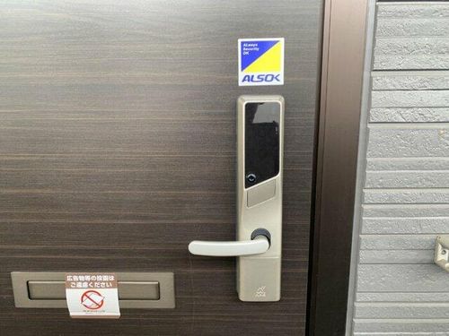 スカイハウス202の玄関