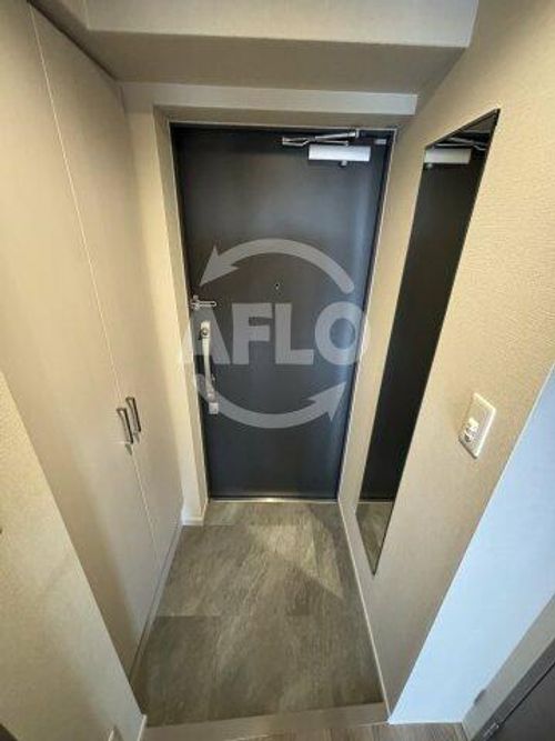 プレサンス緑橋ソレアスの玄関