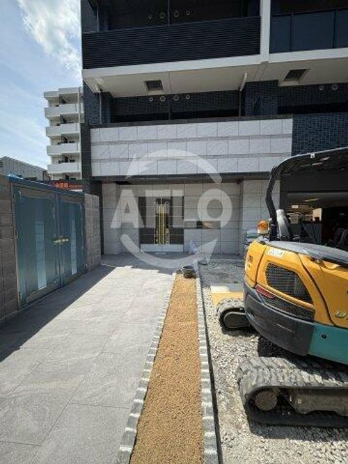 プレサンス緑橋ソレアスの玄関