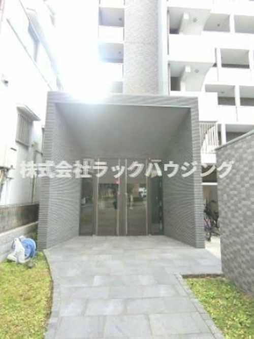 プリモアネッソの玄関