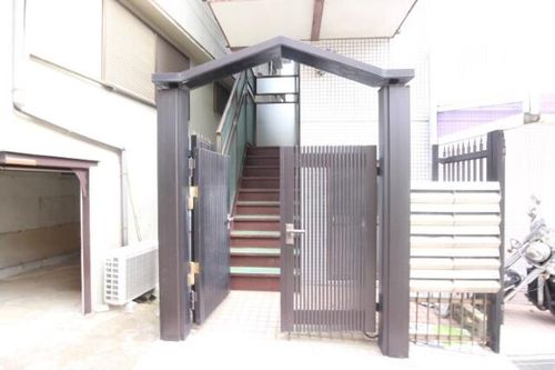 ハイツフォーシーズンの玄関