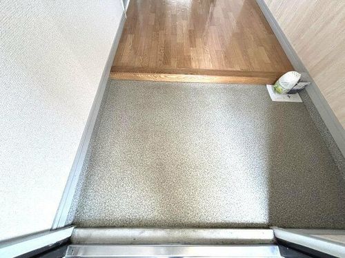 グレイス平島の玄関