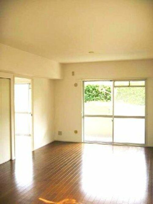 ライオンズマンション北鈴蘭台の居間