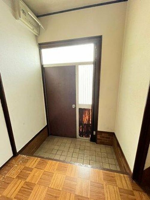 大阪府堺市西区草部(一戸建)の賃貸物件の玄関