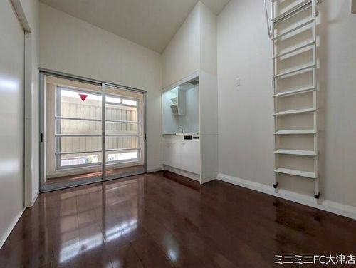 グレイス長等の居間