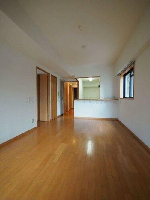 プレサンス中之島公園南の居間