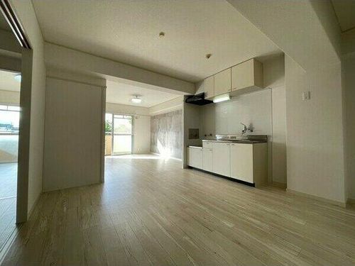 エミナンス弥富が丘の居間