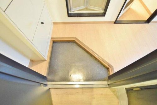 アメージングエステートの玄関