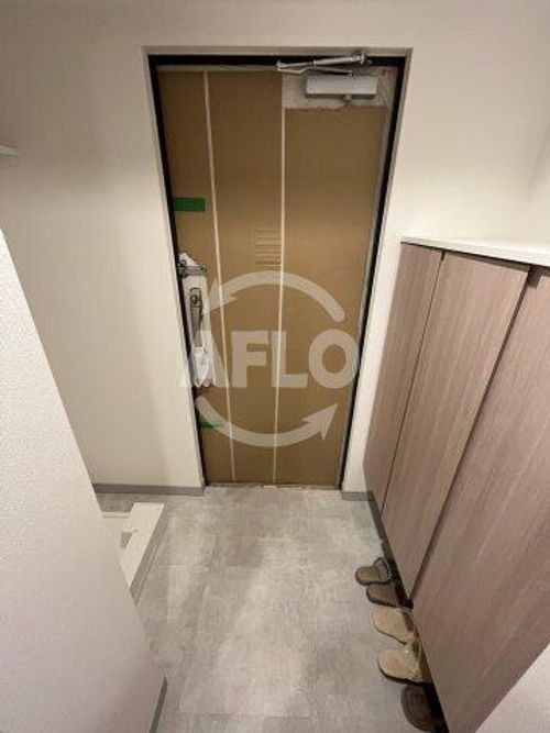 ワールドアイ大阪城EASTアドバンスの玄関