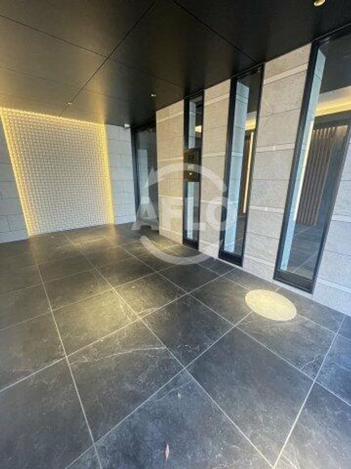 ワールドアイ大阪城EASTアドバンスの玄関