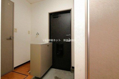 塚本ハイツⅡの玄関