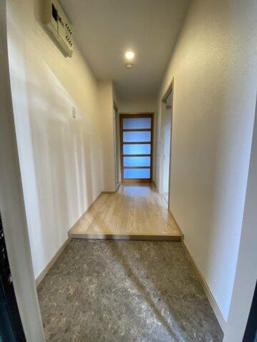 第5グランドハイツ服部の玄関