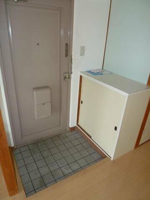 サンフレーア細工町403の玄関