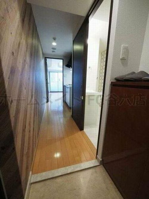 ディナスティ玉造の玄関