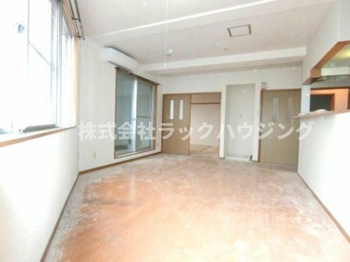 GMビル第三の居間