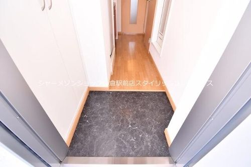 レオパレスシャルム宝の玄関