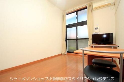 レオパレスケイの居間