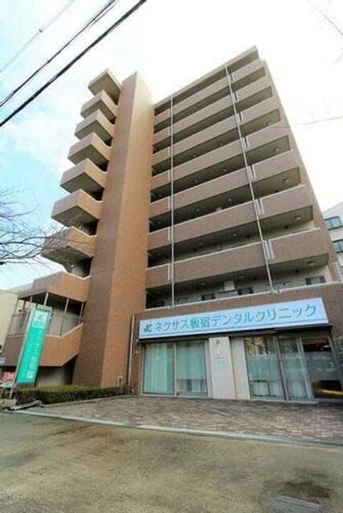 ファインパレスの外観