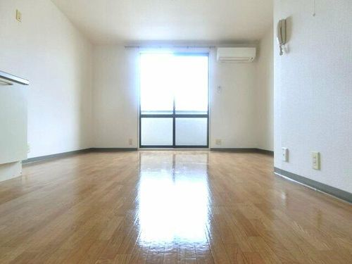 アドザックス宮崎の居間