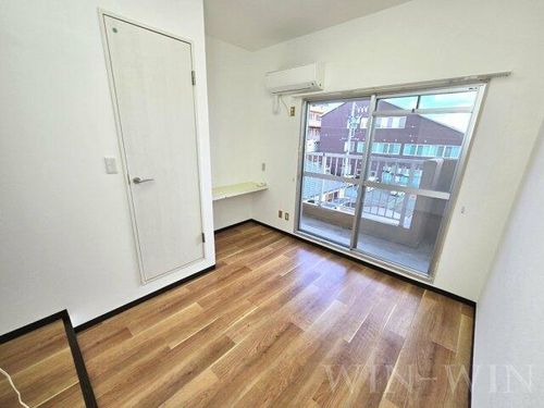 センチュリー大誠306の居間