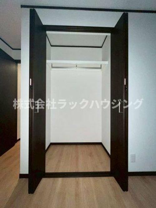 KOMOREBI西郷通の内装