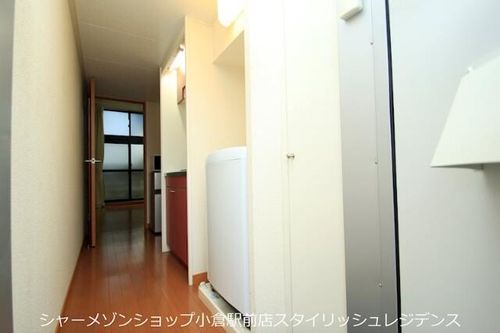 レオパレスフォレストUの玄関