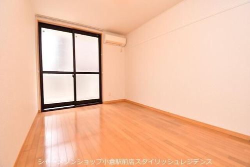 レオパレスTomaⅢの居間