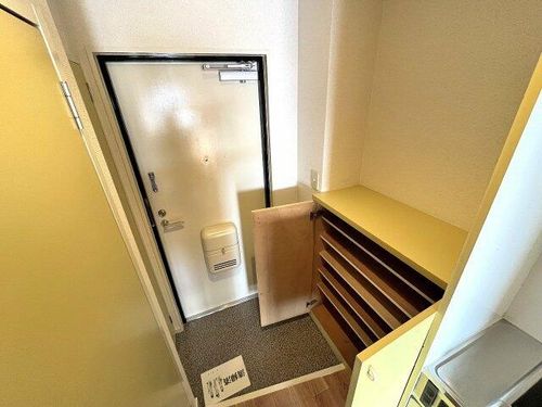 ロフティ北花田の玄関