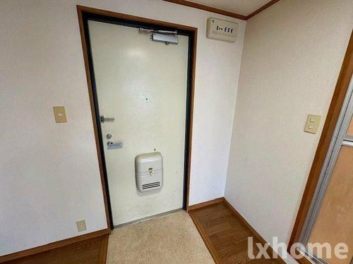 エヴリィワンの玄関