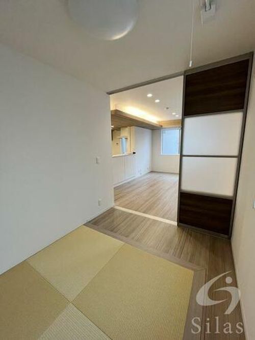 グラサ真田山の内装