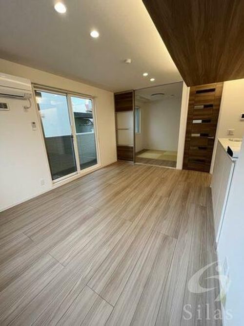 グラサ真田山の居間