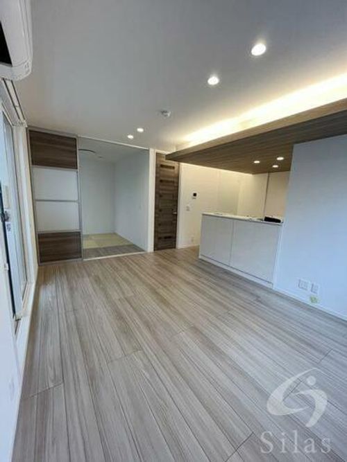 グラサ真田山の内装