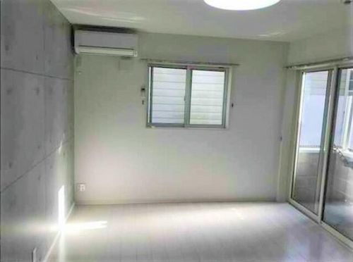 エビラ須磨の居間