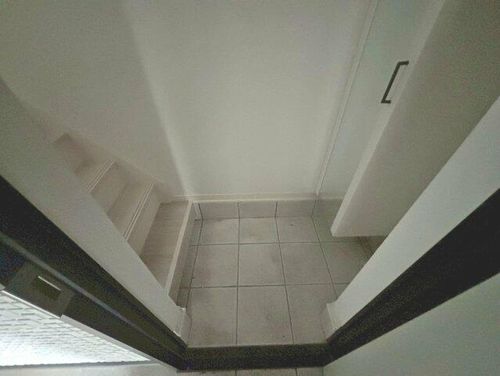 大阪府松原市岡2丁目(一戸建)の賃貸物件の玄関