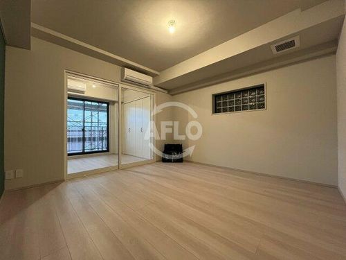 THEMUSICCOURTの居間