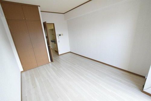 KMマンション八幡駅前IIIの内装