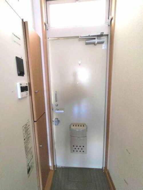 シュガー北落合の玄関