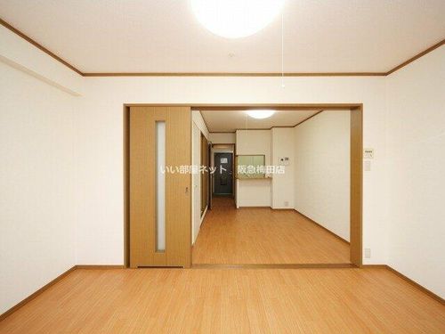 ノルデンタワー天神橋アネックスの居間