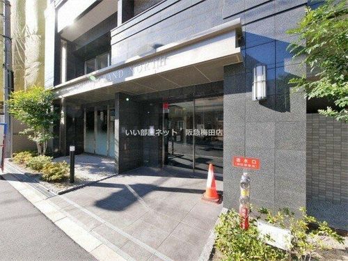 エスリード梅田グランノースの玄関