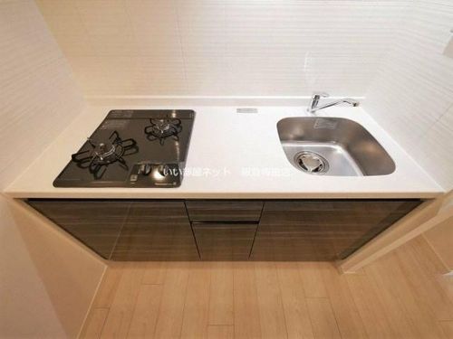 コンフォリア・リヴ新大阪WESTのキッチン