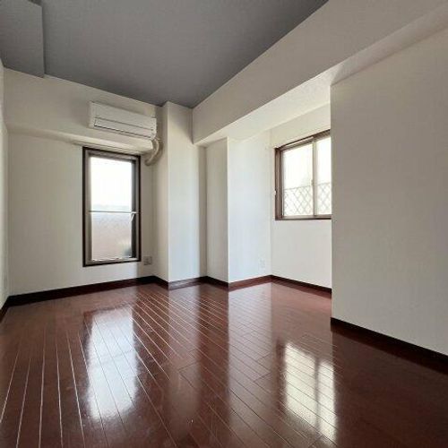 ラドーニ清水の内装