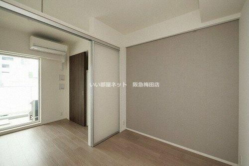 アーバンドルフ天満の居間